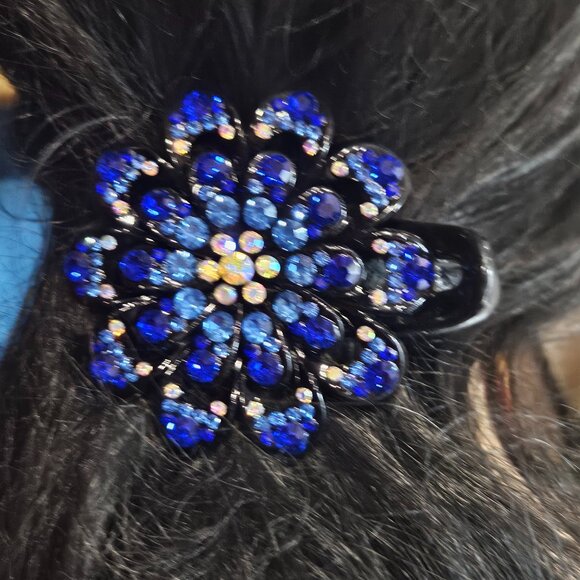 Crystal Flower Claw Hair Clip - Dark Blue - 137 crystals - Picture 3 of 12